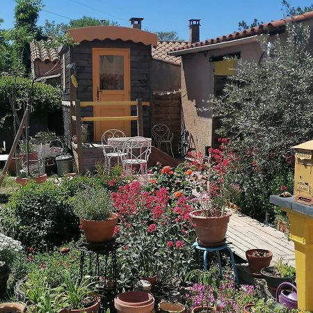 la fée viviane et michel l'enchanteur Robion en Luberon Esterno foto