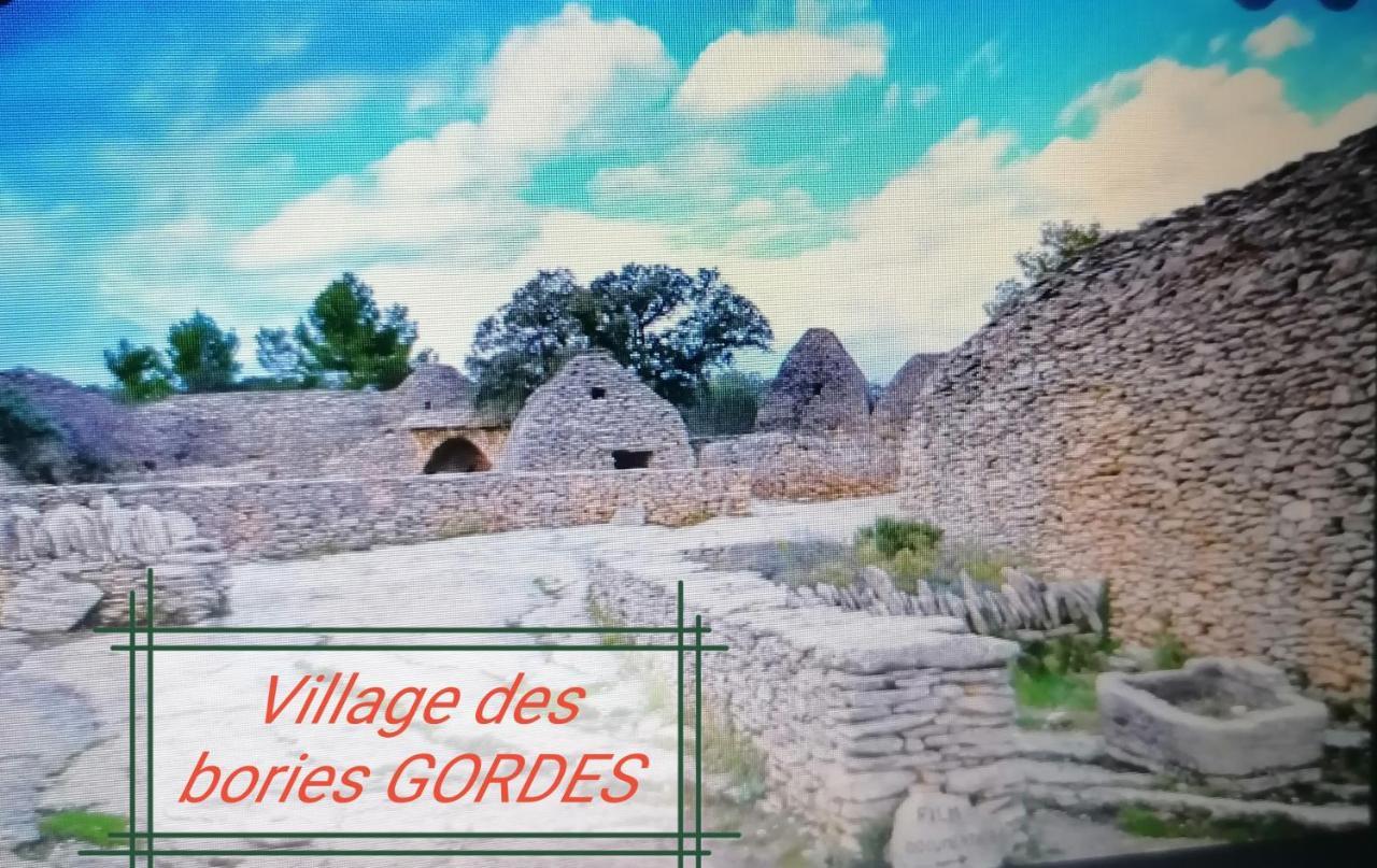 la fée viviane et michel l'enchanteur Robion en Luberon Esterno foto