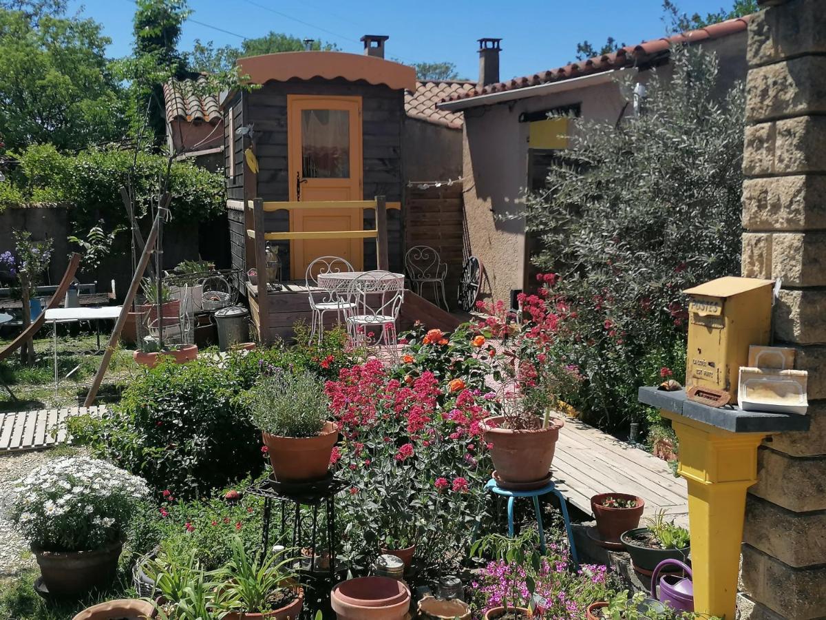 la fée viviane et michel l'enchanteur Robion en Luberon Esterno foto