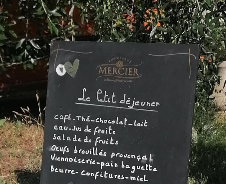 la fée viviane et michel l'enchanteur Robion en Luberon Esterno foto