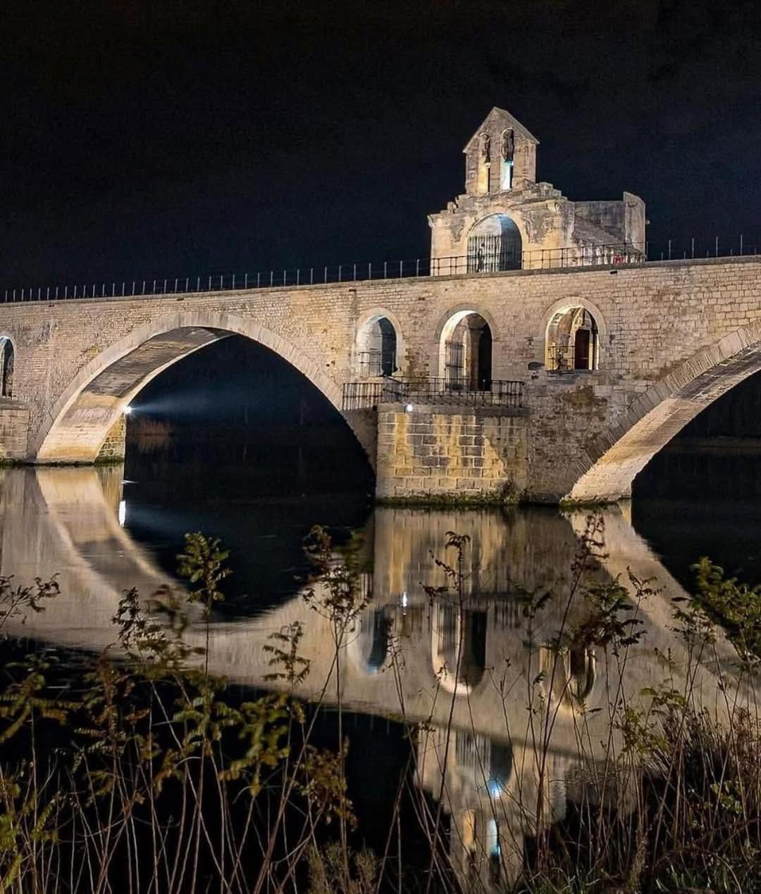 la fée viviane et michel l'enchanteur Robion en Luberon Esterno foto